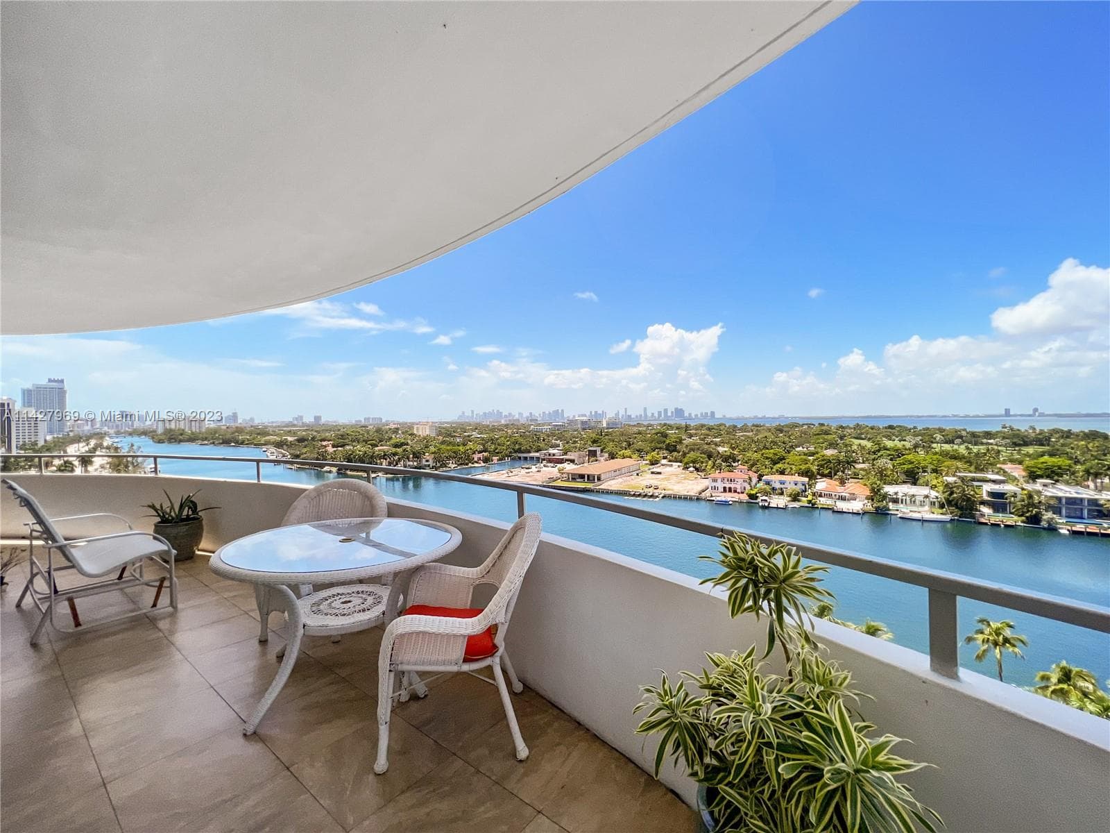 A11427969 — Miami Beach — 3