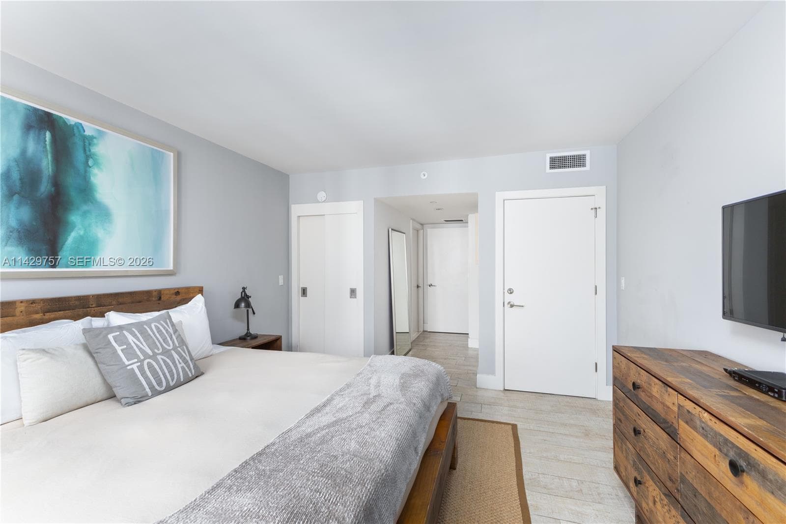 A11429757 — Miami Beach — 32