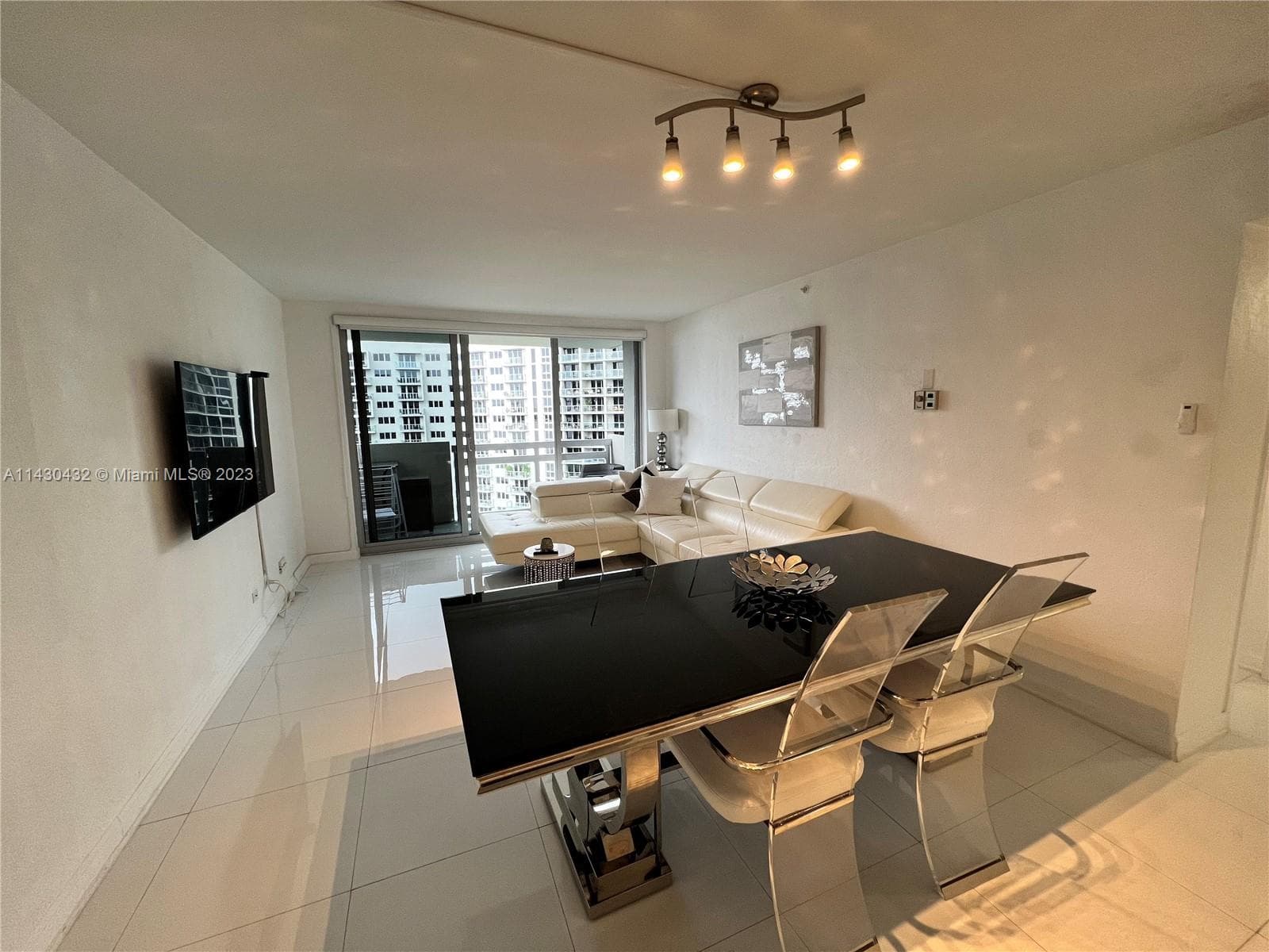 A11430432 — Miami Beach — 6