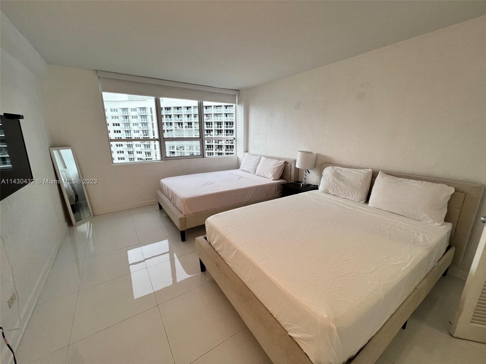 A11430432 — Miami Beach — 7