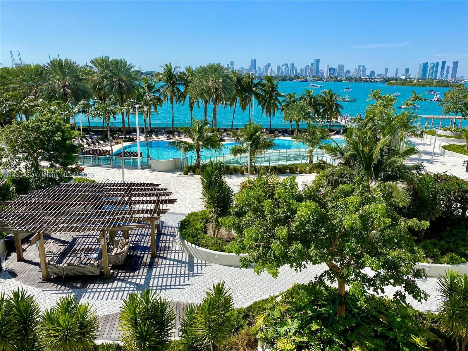 A11430432 — Miami Beach — 11