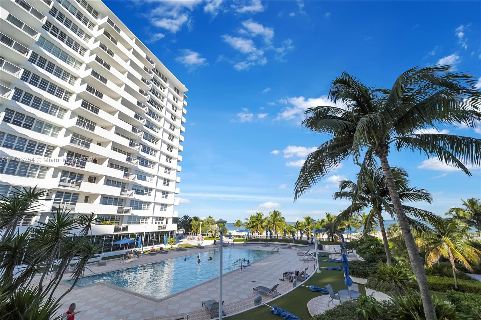 A11433254 — Miami Beach — 23