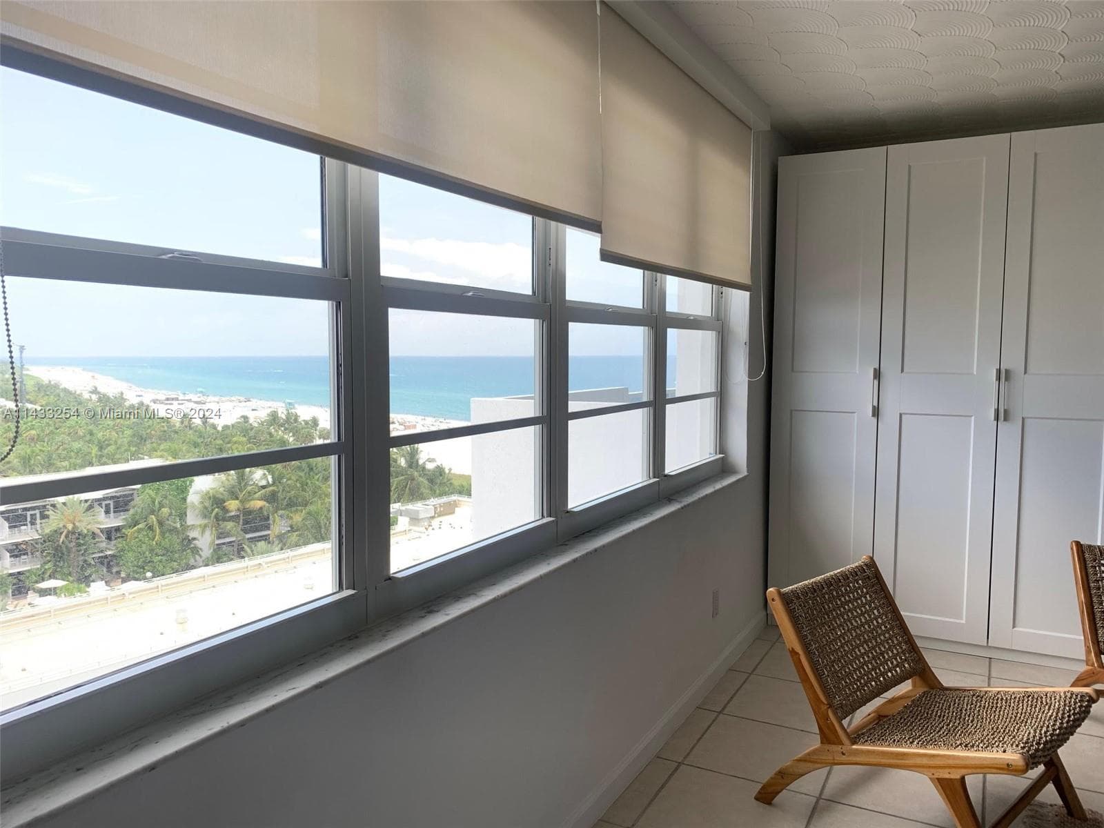 A11433254 — Miami Beach — 2