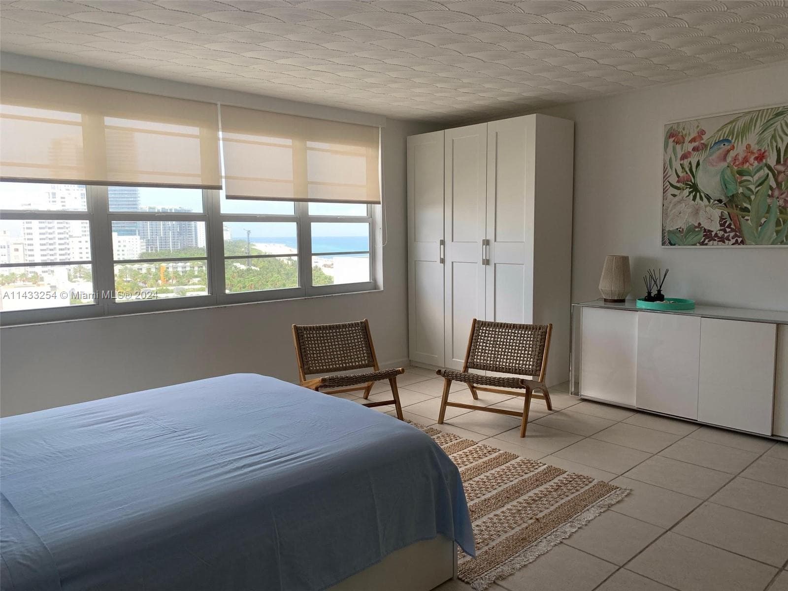 A11433254 — Miami Beach — 3