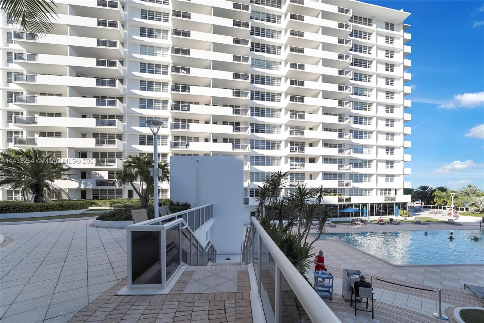 A11433254 — Miami Beach — 24