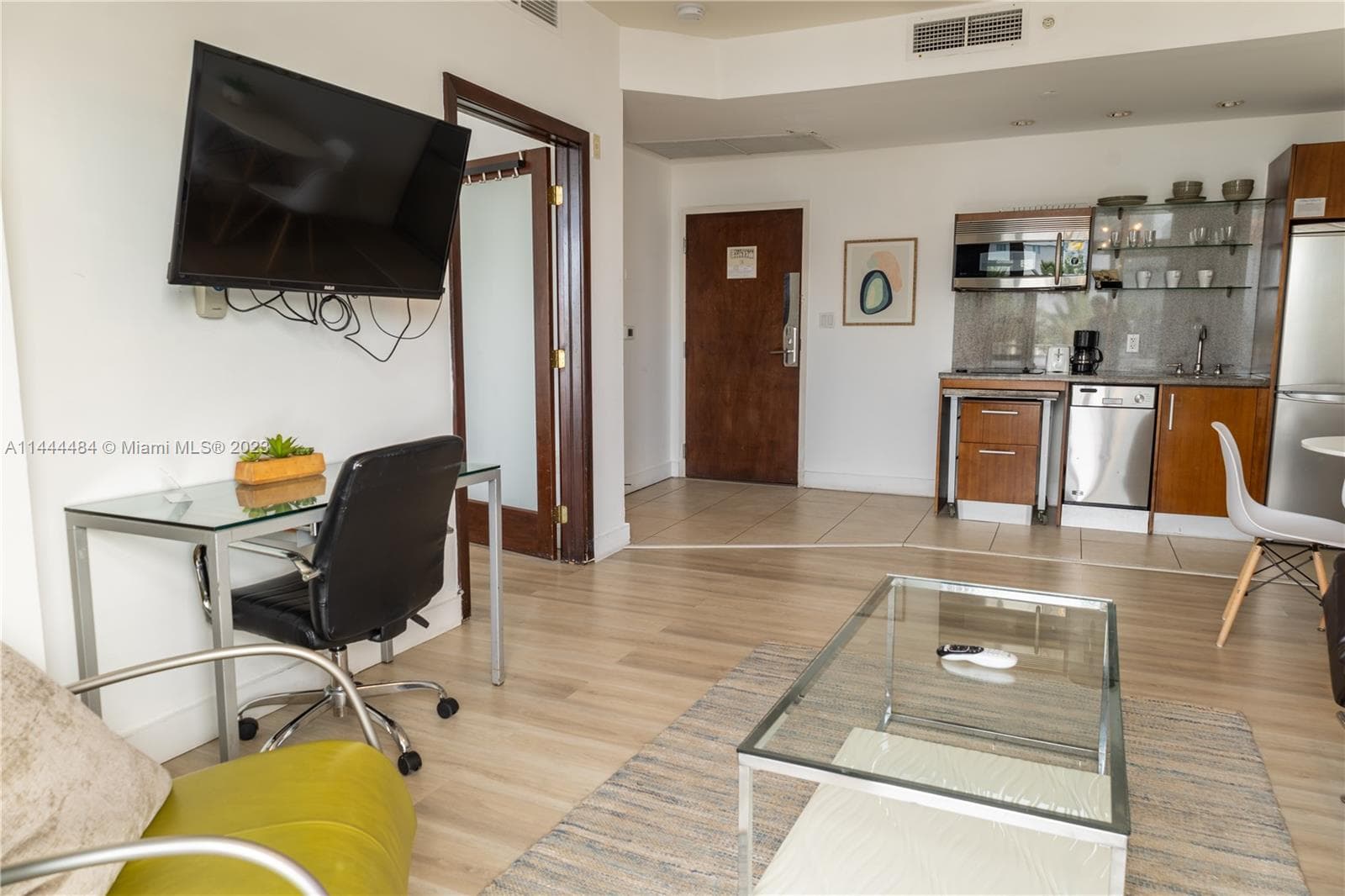 A11444484 — Miami Beach — 23