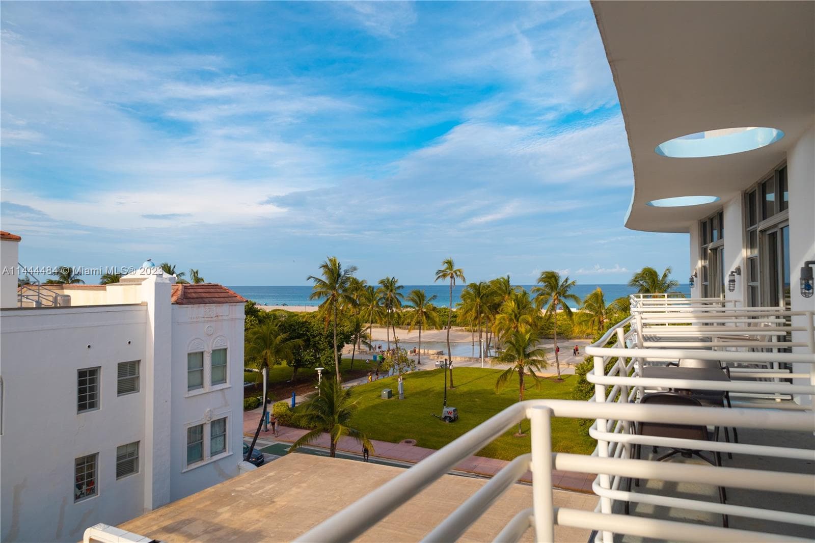 A11444484 — Miami Beach — 27