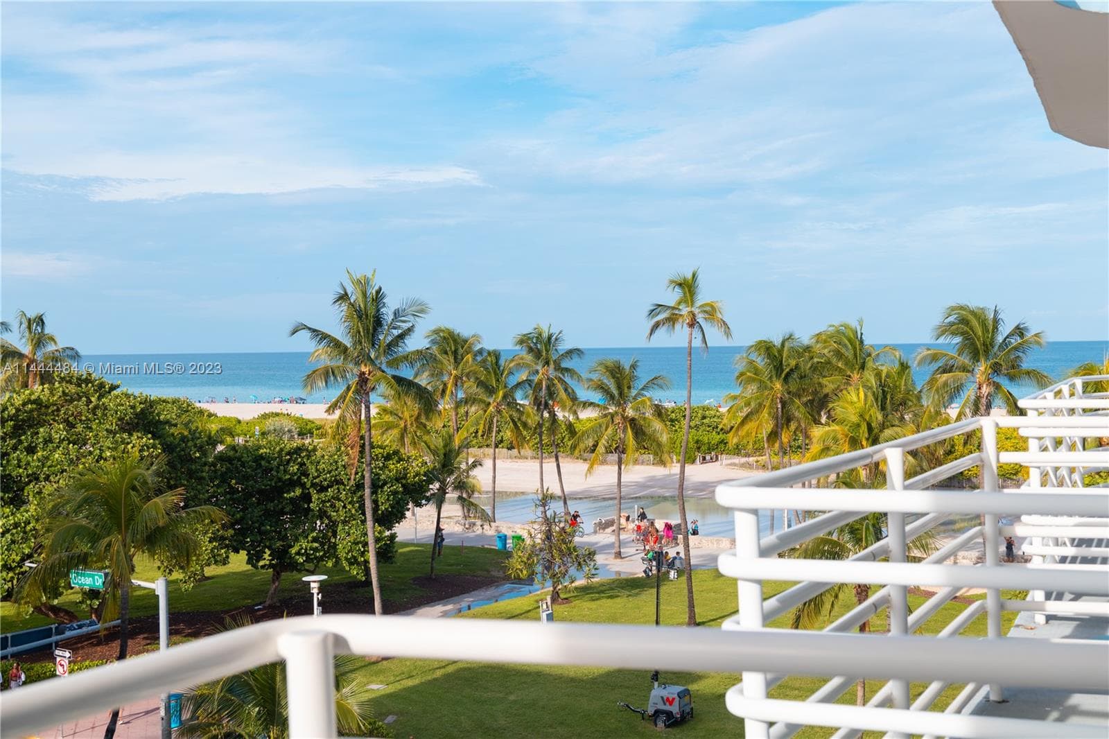 A11444484 — Miami Beach — 26