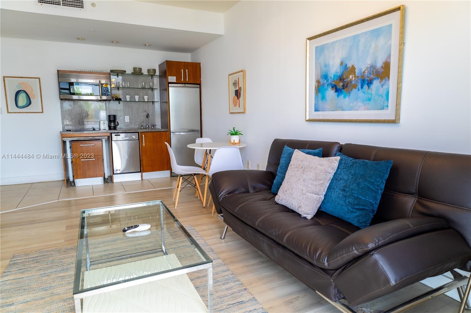 A11444484 — Miami Beach — 22