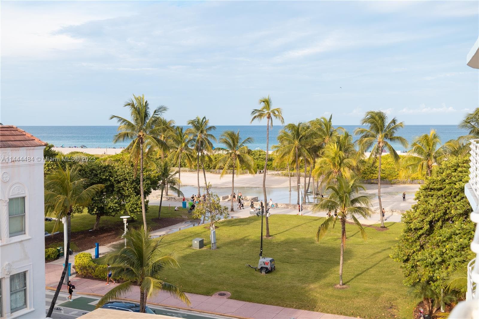 A11444484 — Miami Beach — 24