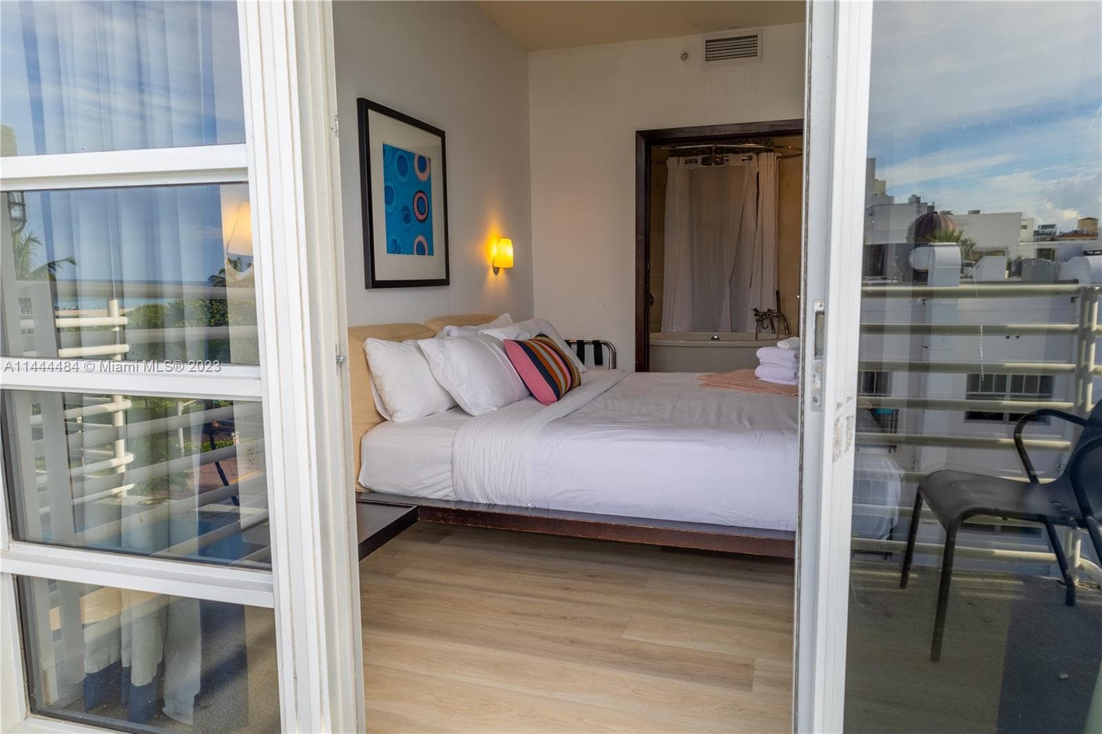 A11444484 — Miami Beach — 11