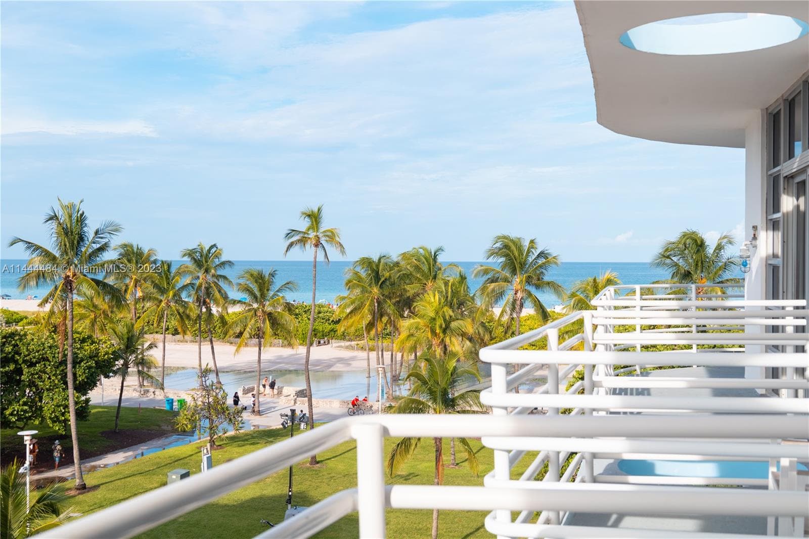 A11444484 — Miami Beach — 25