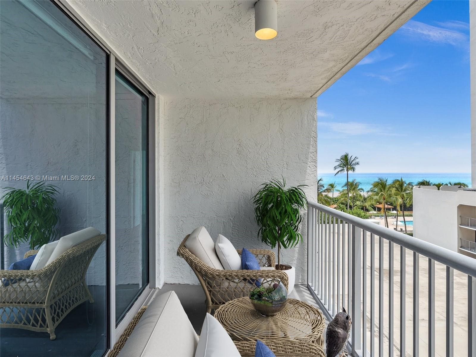 A11454643 — Miami Beach — 12