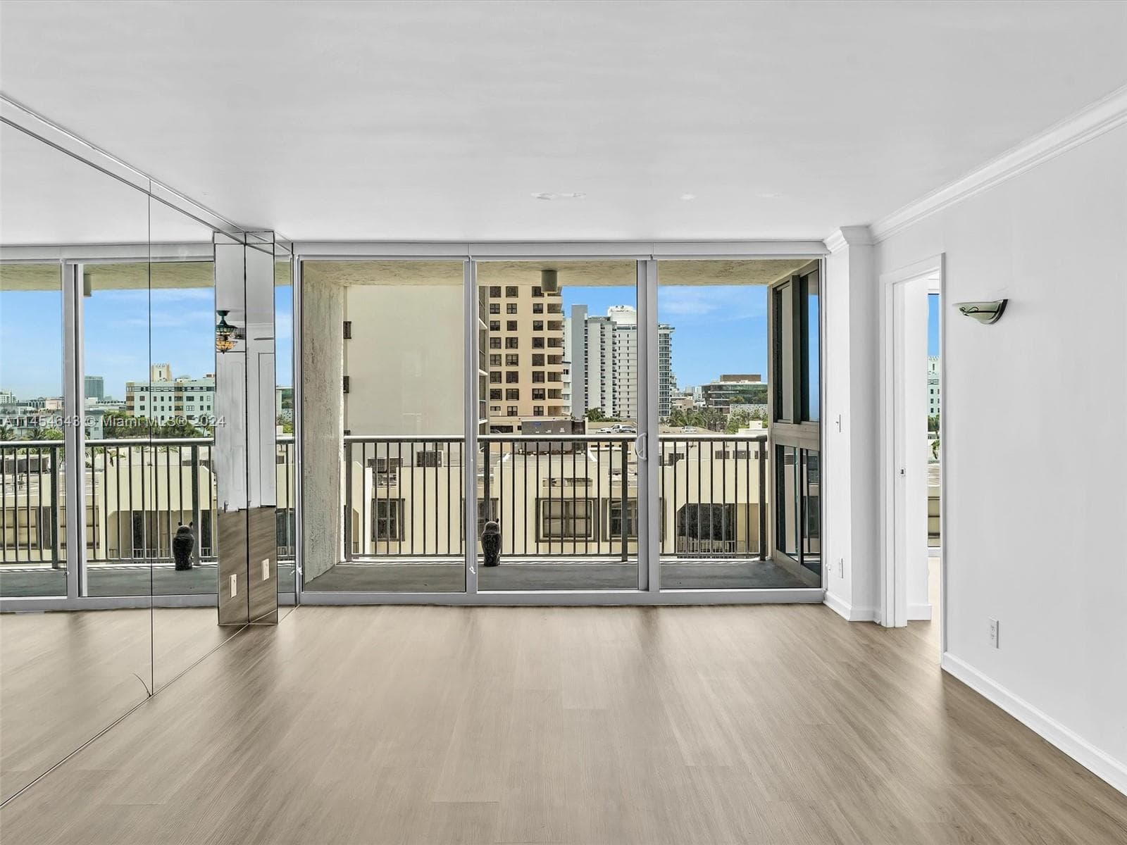 A11454643 — Miami Beach — 10