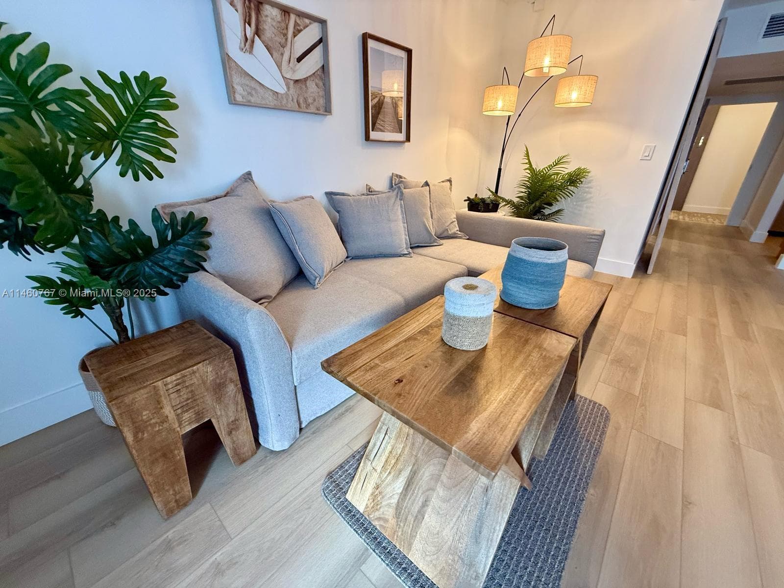A11460767 — Miami Beach — 6