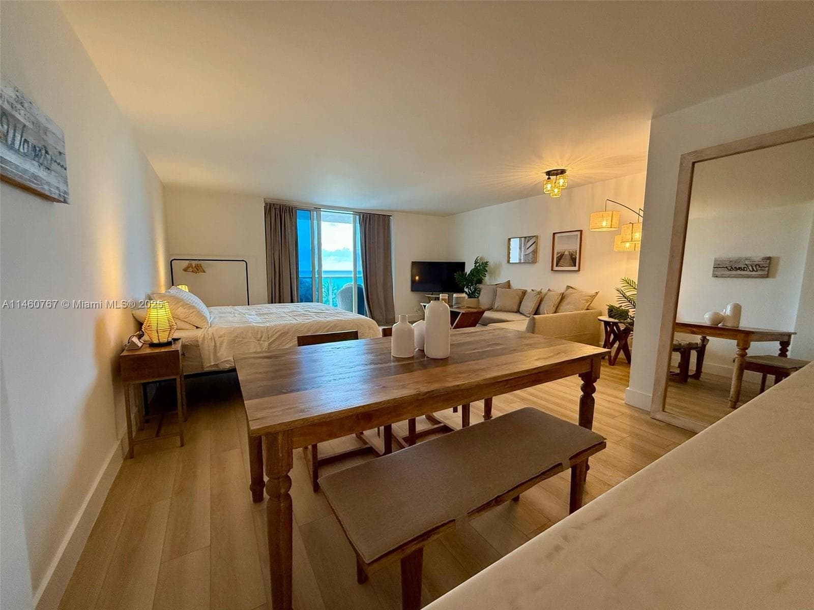 A11460767 — Miami Beach — 16