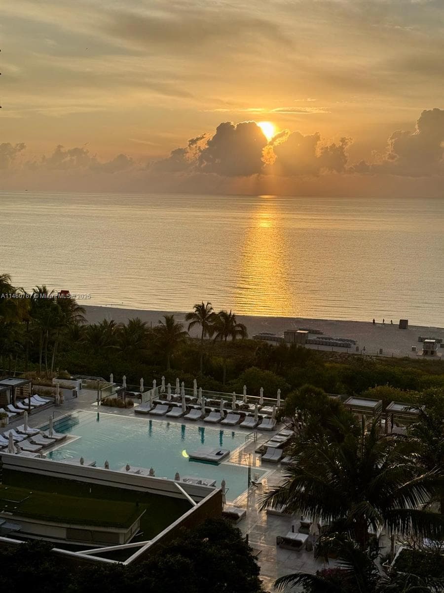 A11460767 — Miami Beach — 15