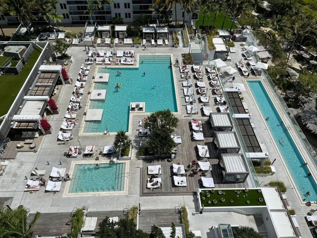 A11460767 — Miami Beach — 11
