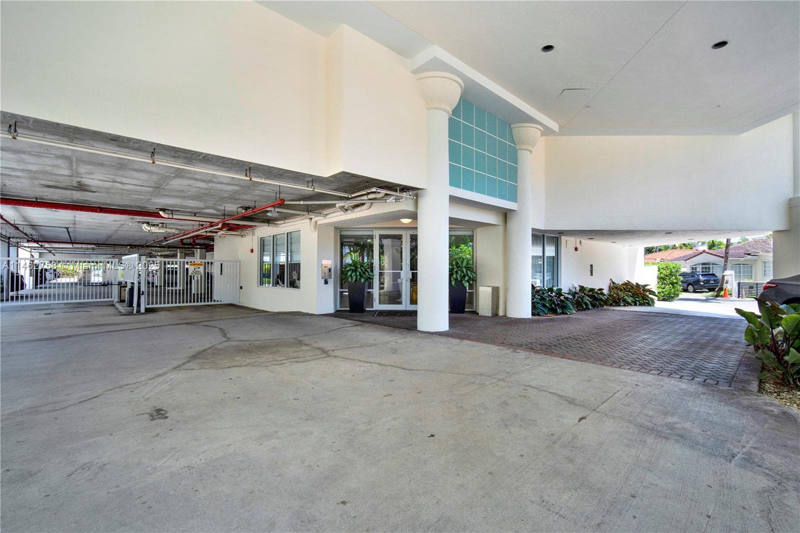 A11462758 — Miami Beach — 56
