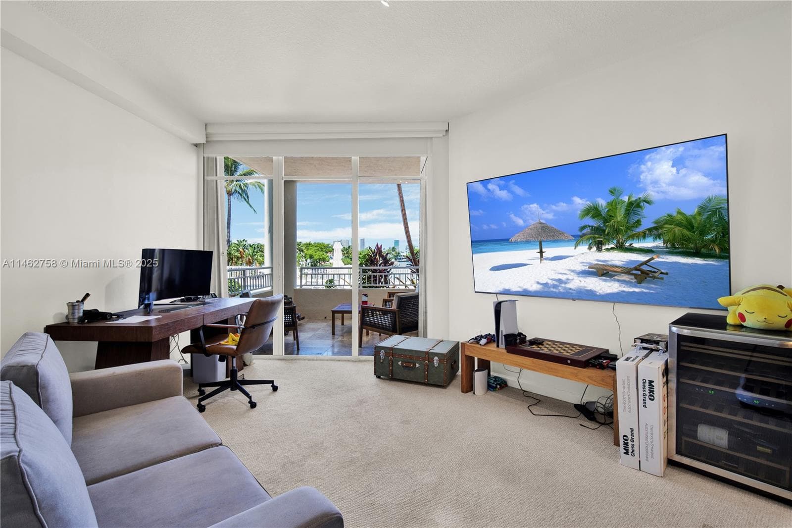 A11462758 — Miami Beach — 66