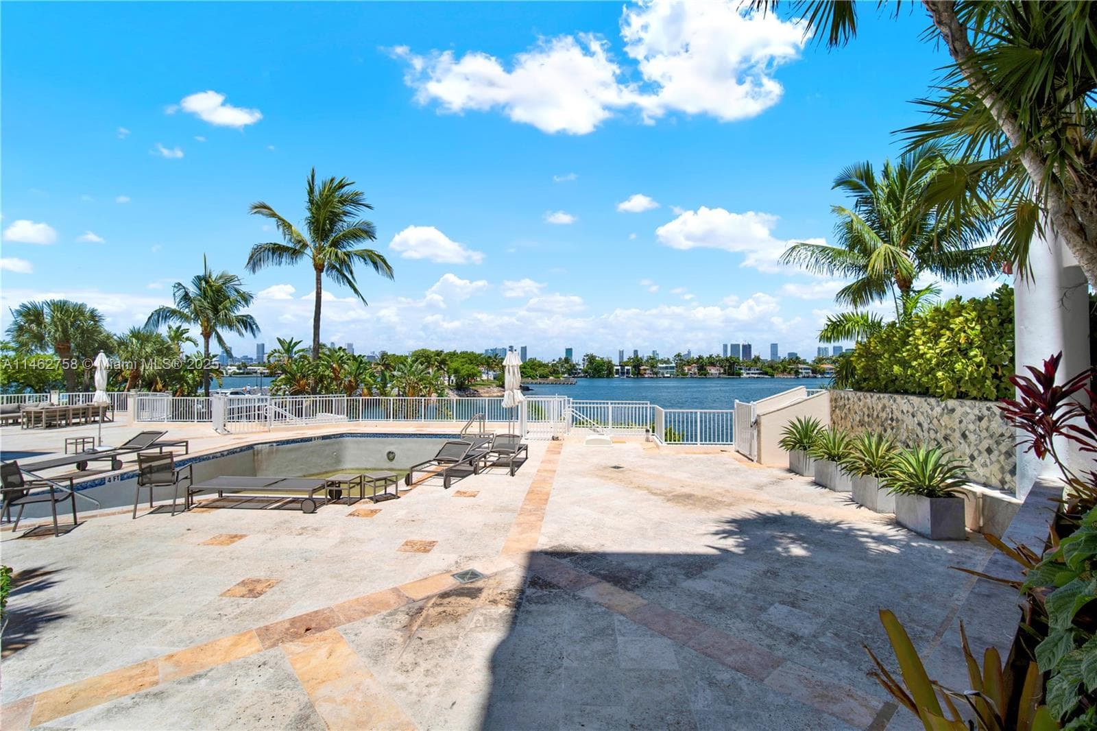 A11462758 — Miami Beach — 61