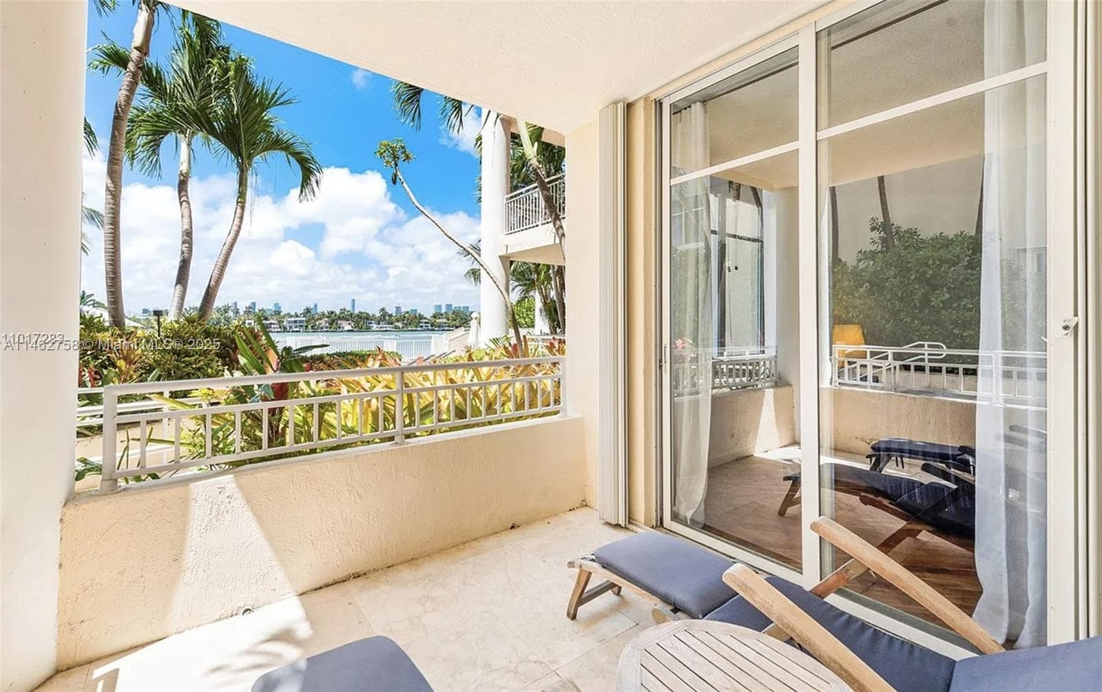 A11462758 — Miami Beach — 14