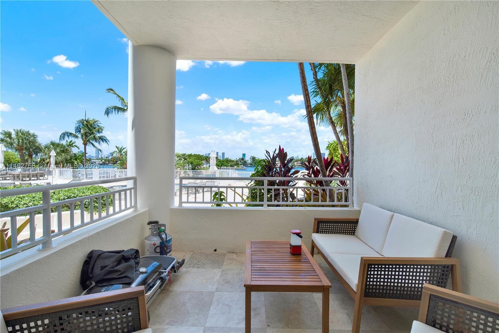 A11462758 — Miami Beach — 48