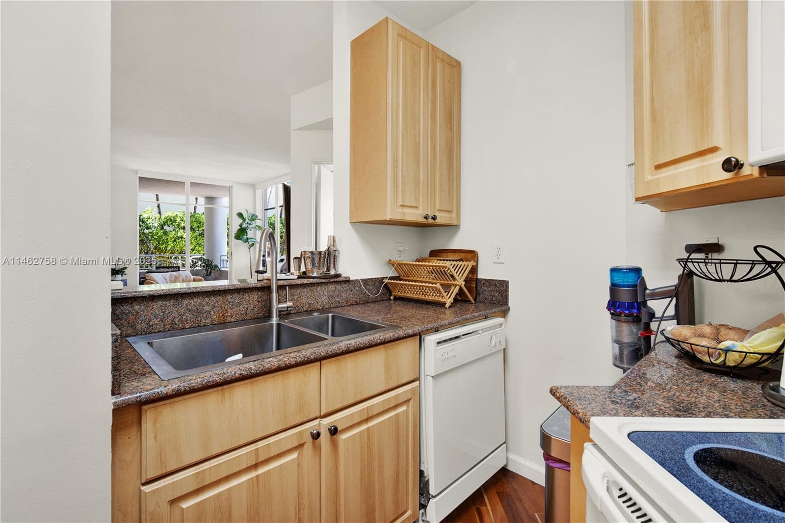 A11462758 — Miami Beach — 21