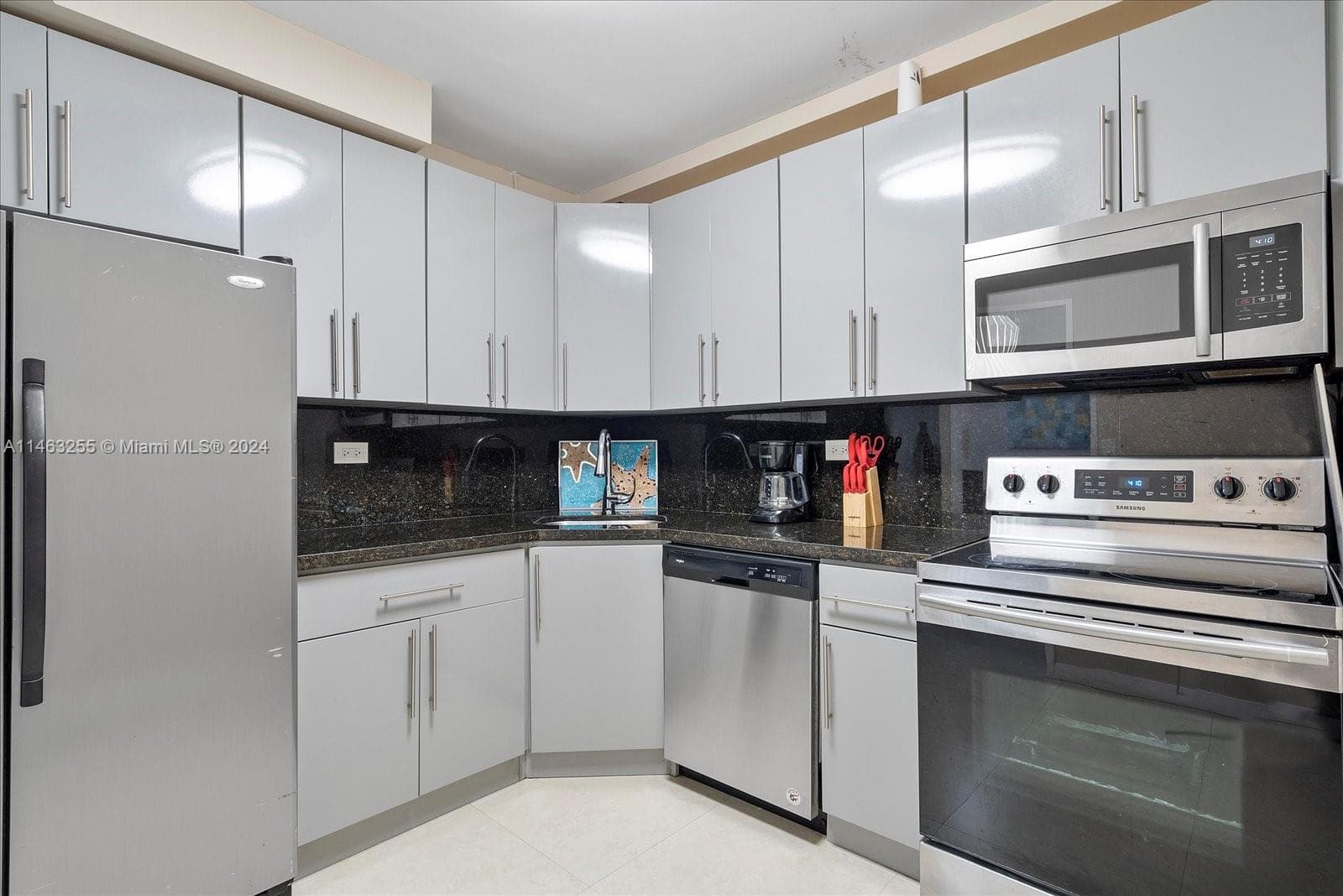 A11463255 — Miami Beach — 22