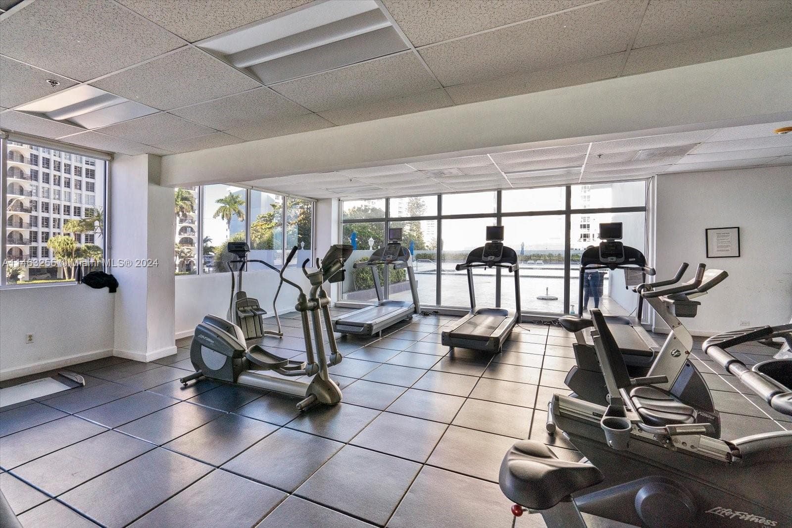 A11463255 — Miami Beach — 10