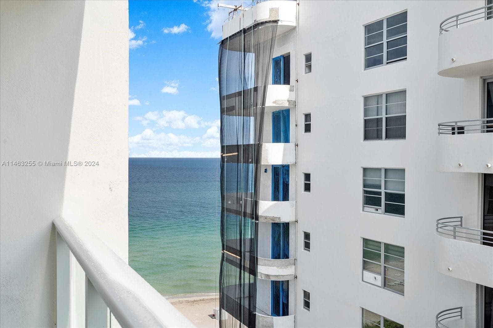 A11463255 — Miami Beach — 40