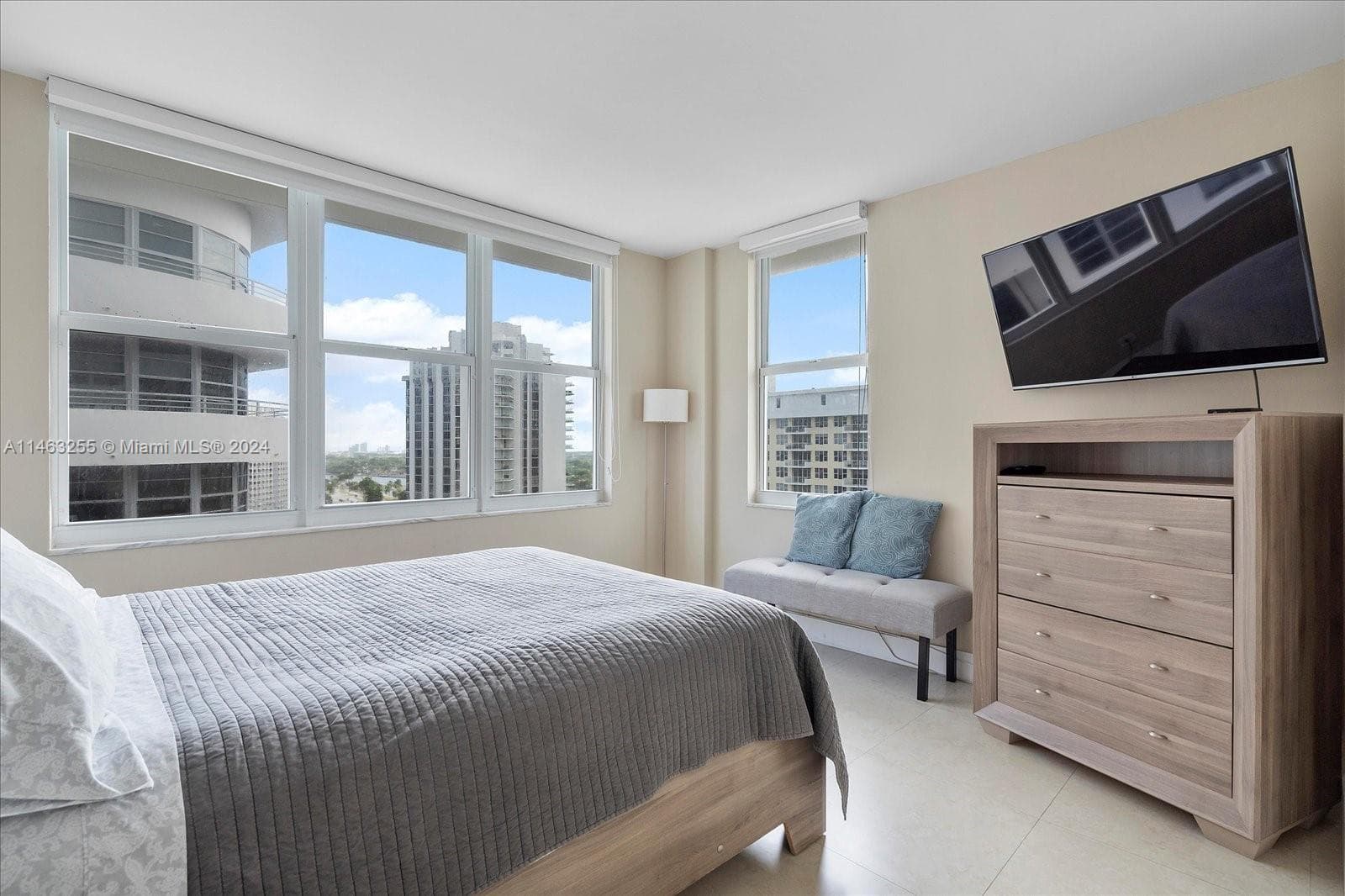 A11463255 — Miami Beach — 29