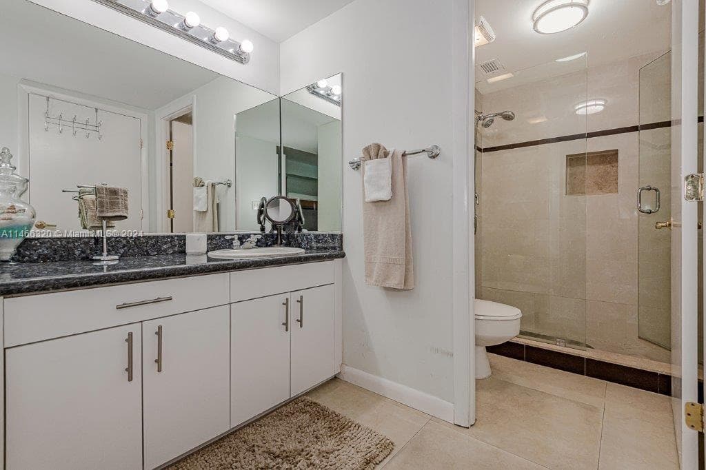 A11466320 — Miami Beach — 22