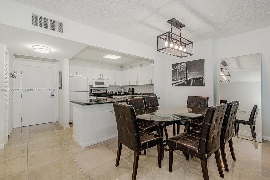 A11466320 — Miami Beach — 20