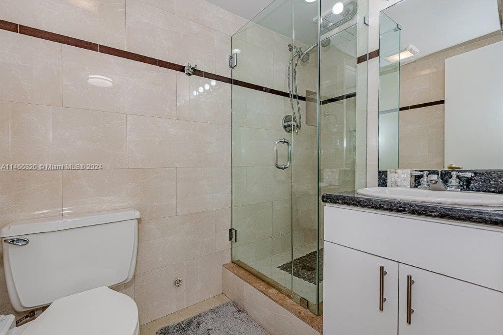 A11466320 — Miami Beach — 21