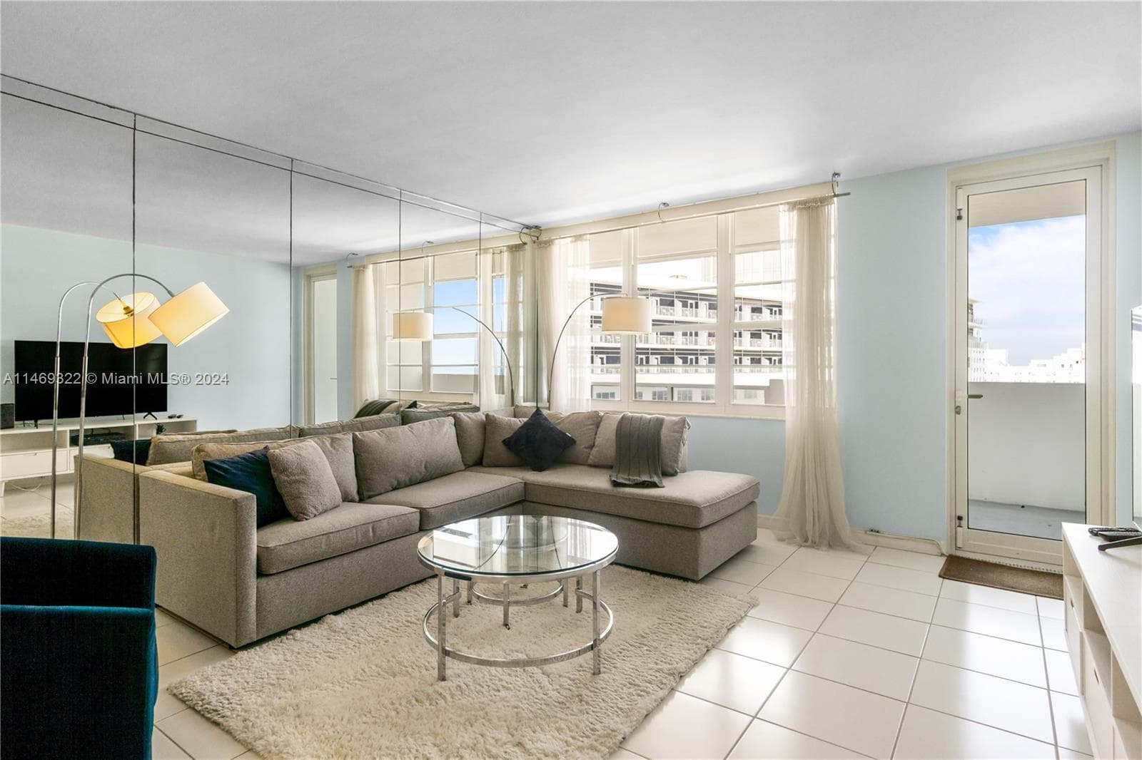 A11469322 — Miami Beach