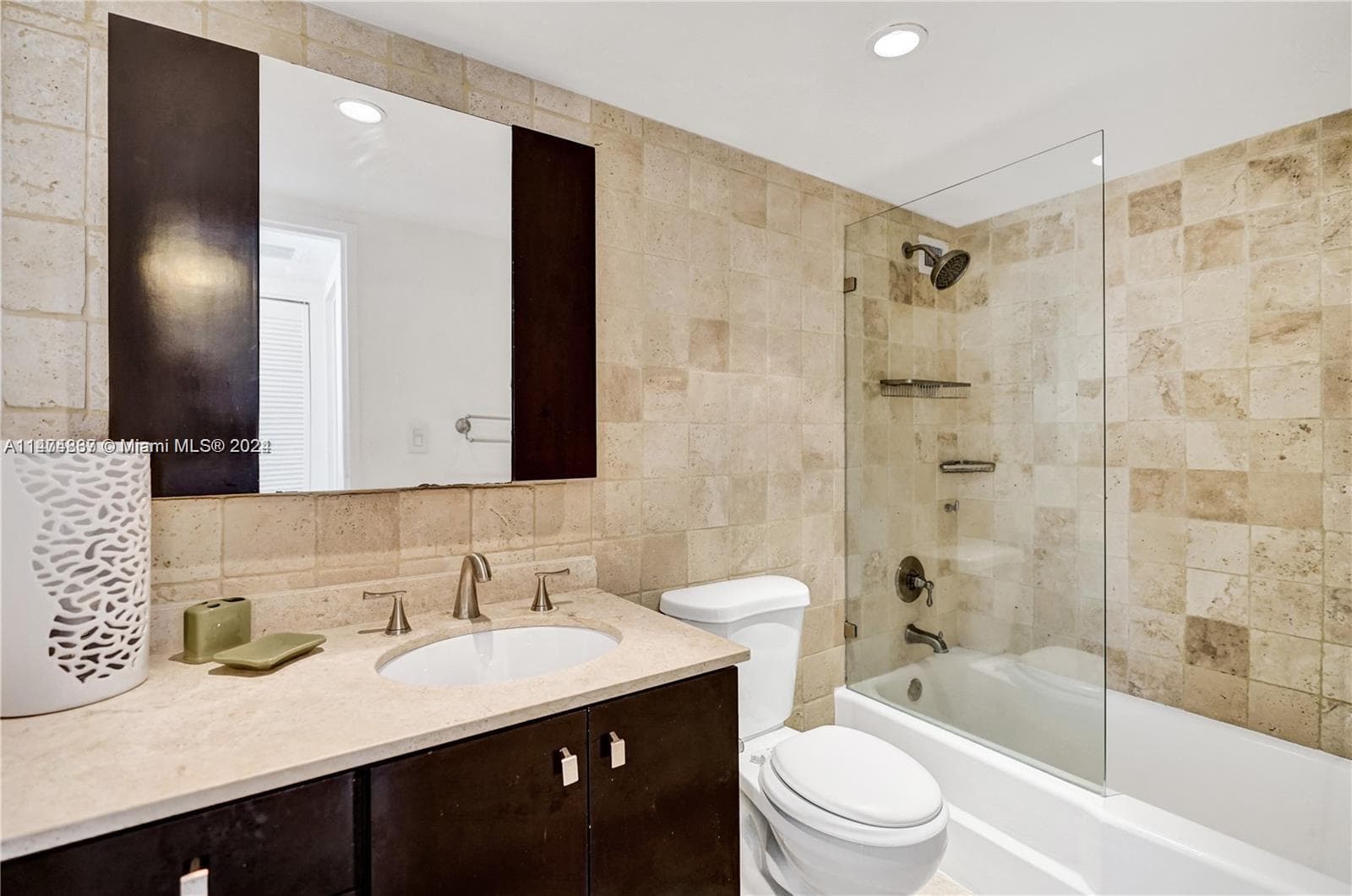 A11474837 — Miami Beach — 15