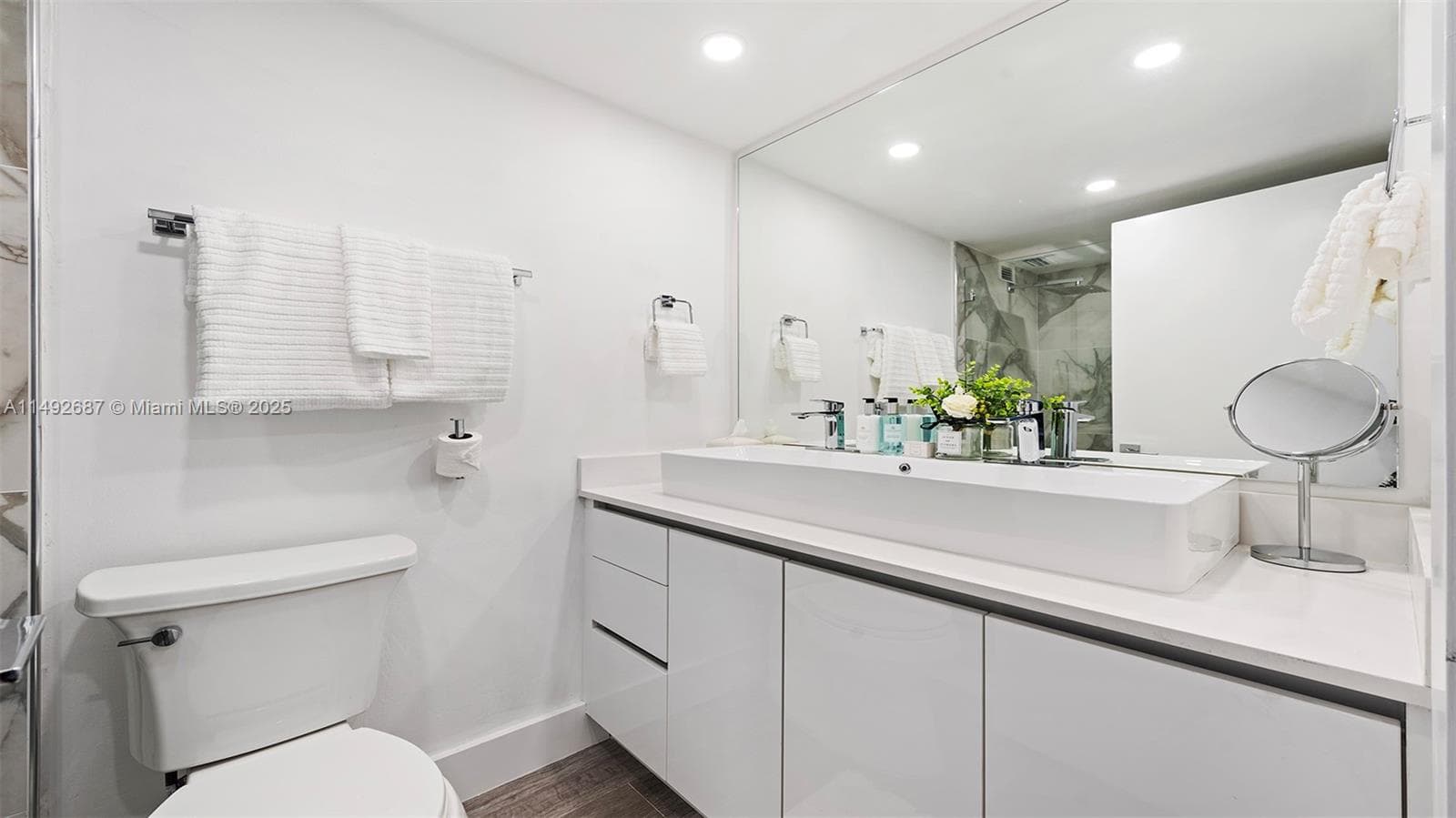 A11492687 — Miami Beach — 23