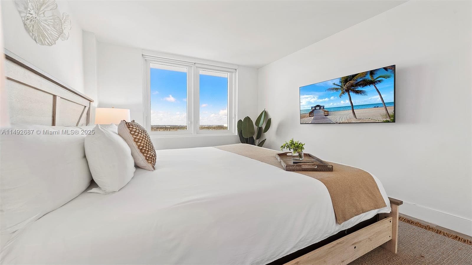 A11492687 — Miami Beach — 26