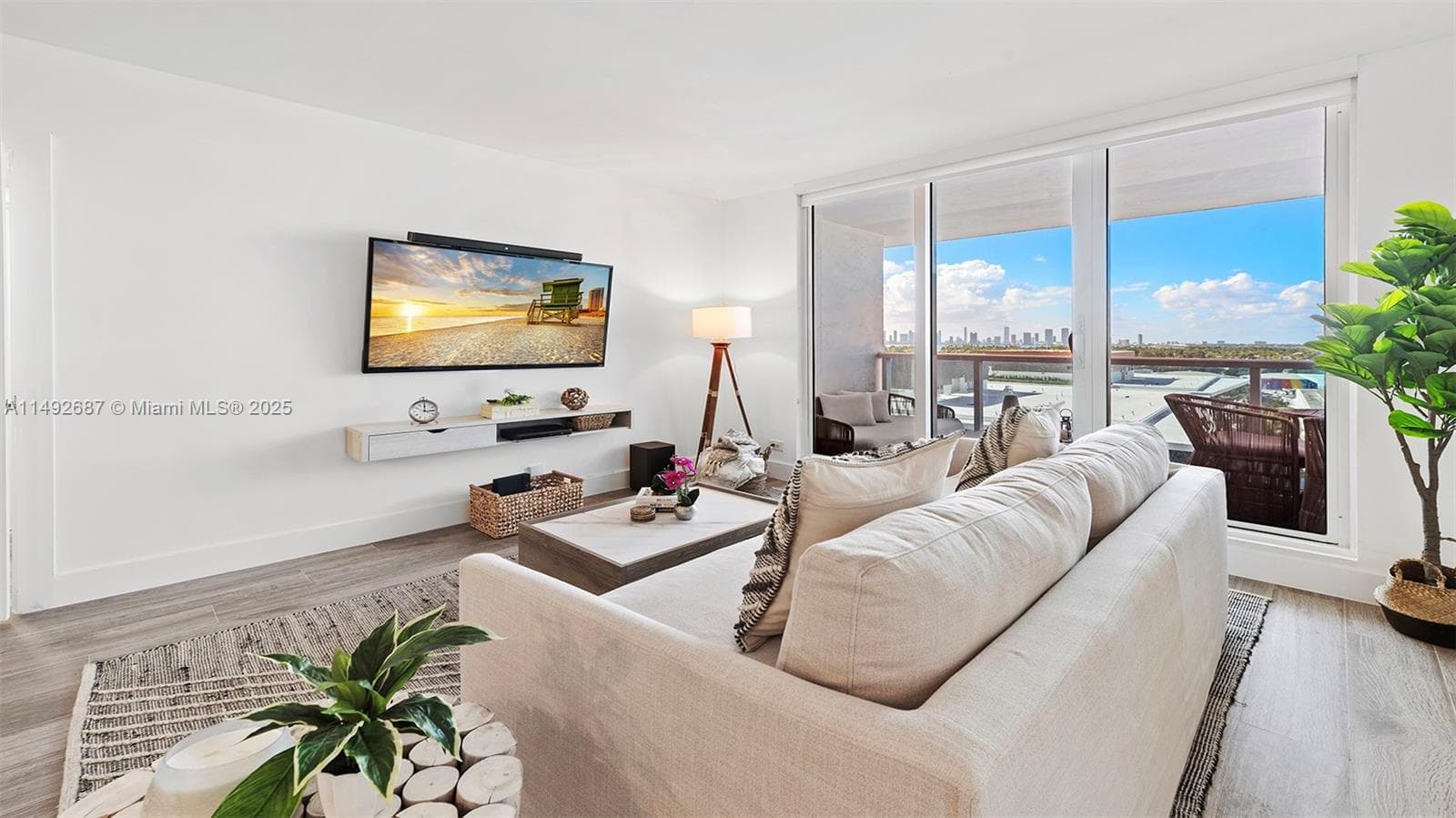 A11492687 — Miami Beach — 20