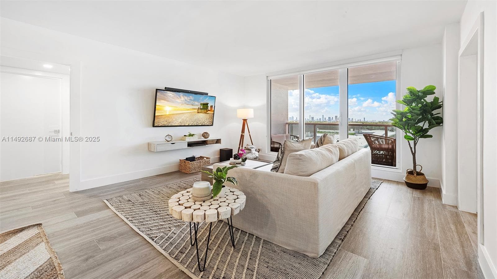 A11492687 — Miami Beach — 10