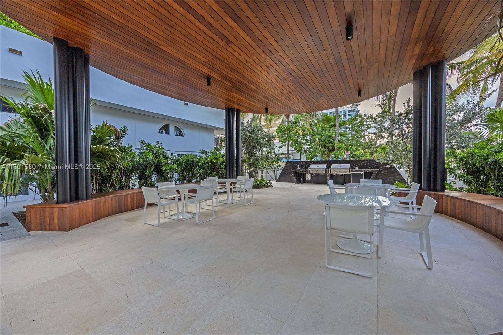 A11501580 — Miami Beach — 42