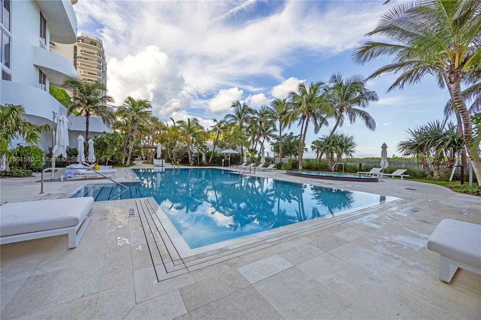 A11501580 — Miami Beach — 39