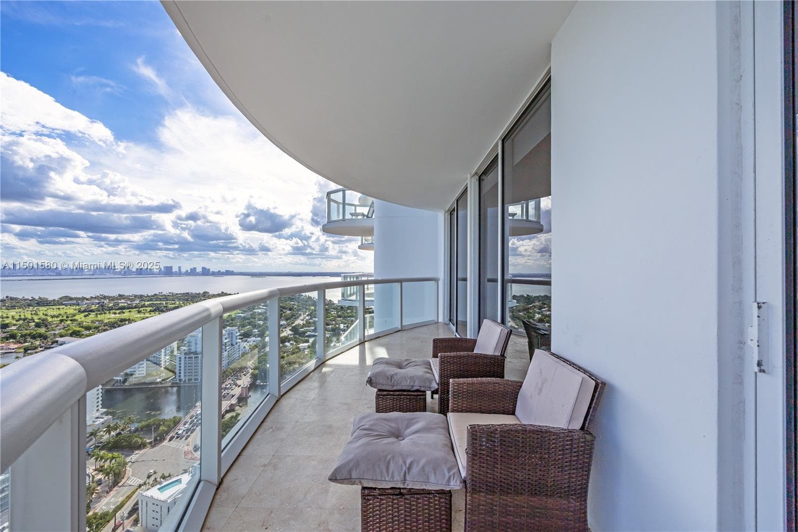 A11501580 — Miami Beach — 25
