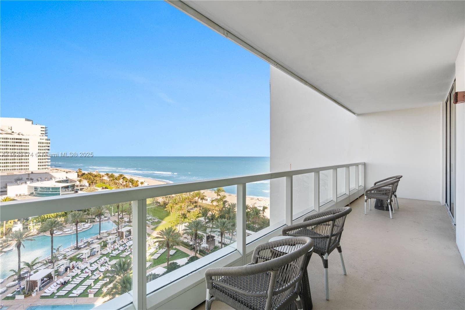 A11523174 — Miami Beach — 3