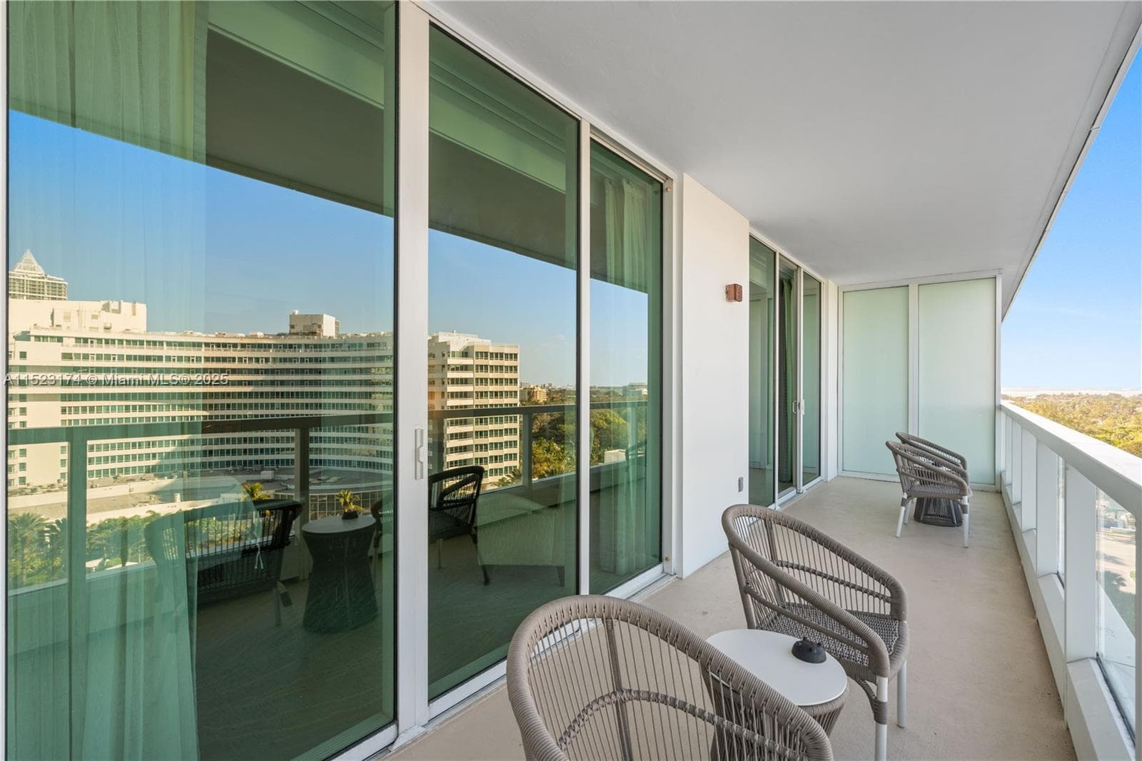 A11523174 — Miami Beach — 32