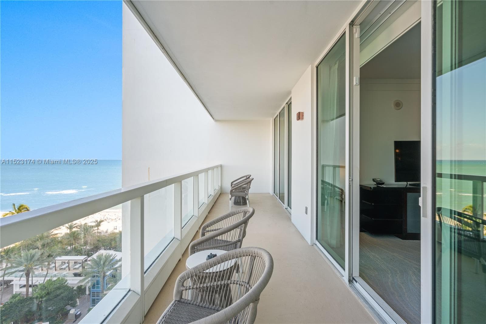 A11523174 — Miami Beach — 34