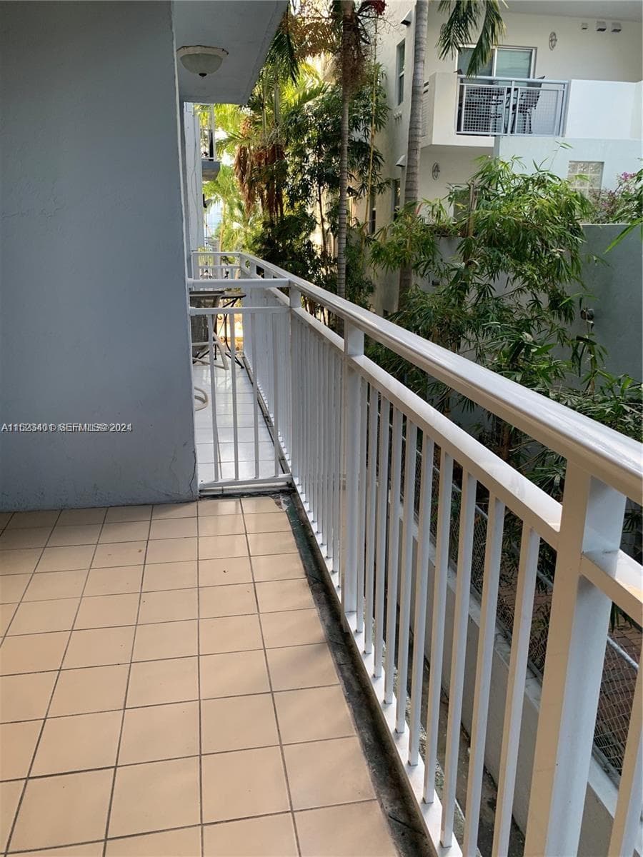 A11523401 — Miami Beach — 2