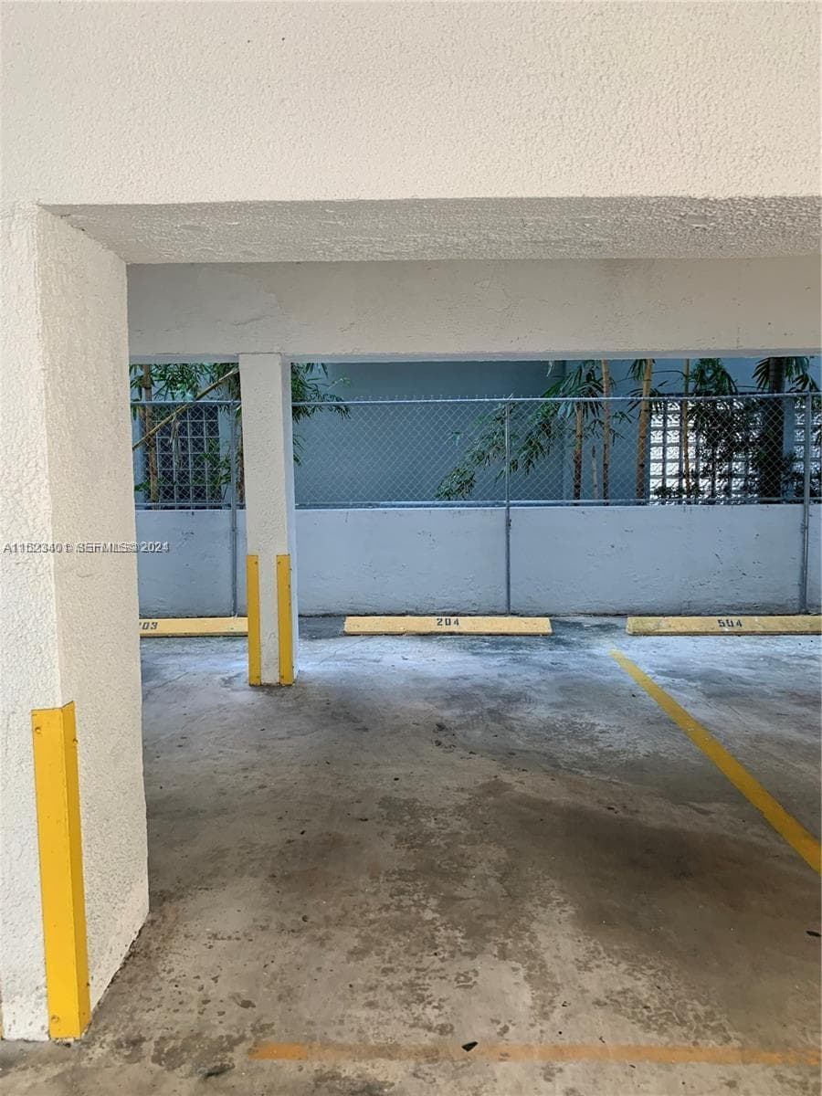 A11523401 — Miami Beach — 20