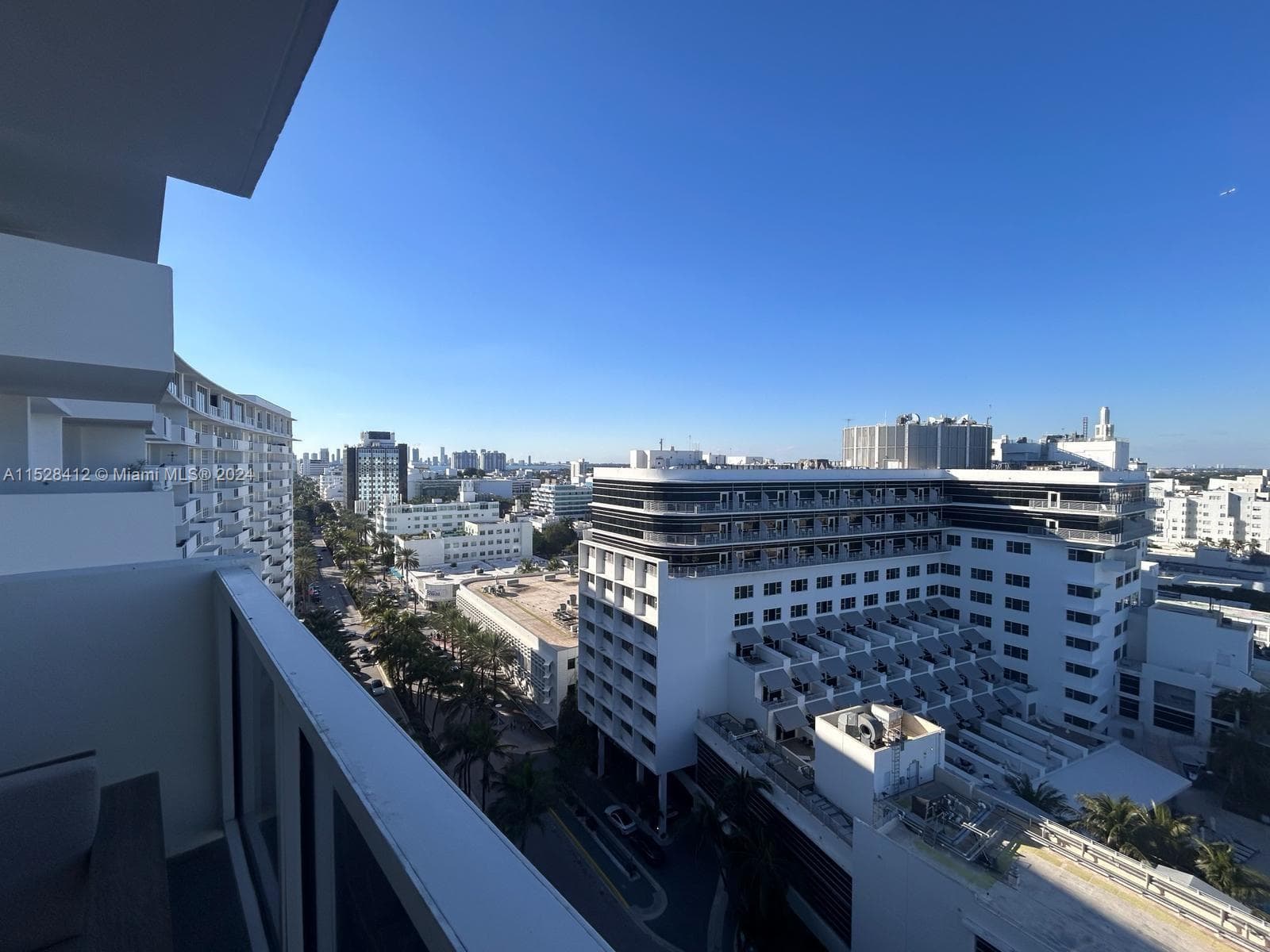 A11528412 — Miami Beach — 16